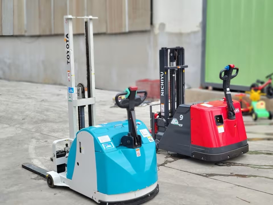 Xe Nâng Khuê Đăng – Nhà Cung Cấp Xe Nâng Cũ Hàng Đầu Tại TPHCM 12 Xe nâng tay điện (dắt lái) Toyota và Nichiyu